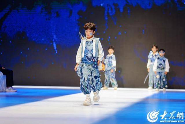 山東省首屆AI數(shù)實(shí)耦合服裝設(shè)計大賽決賽暨職工創(chuàng)新創(chuàng)意成果展成功舉辦:服裝設(shè)計