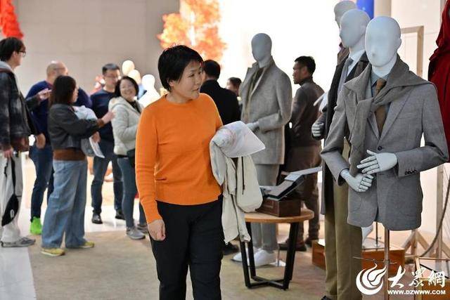 山東省首屆AI數(shù)實(shí)耦合服裝設(shè)計大賽決賽暨職工創(chuàng)新創(chuàng)意成果展成功舉辦:服裝設(shè)計